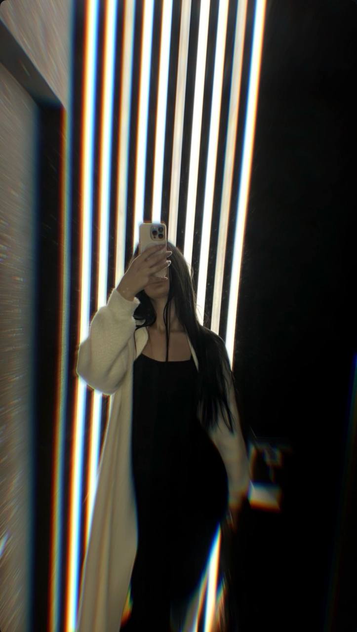 Айла, 23